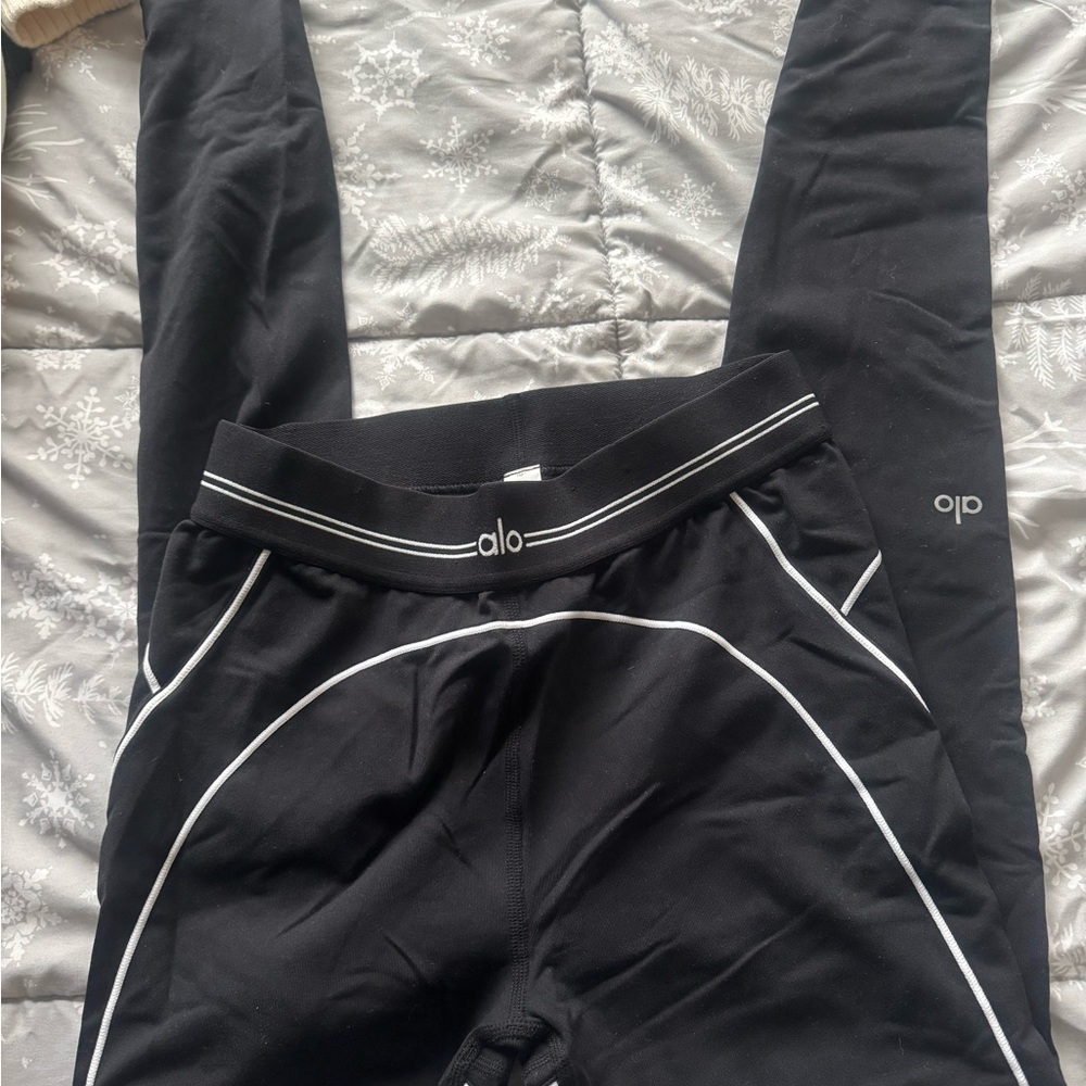 ALO Yoga Airbrush Heart Throb Legging